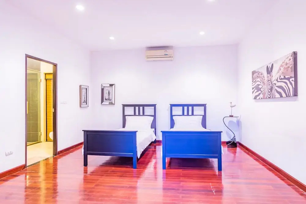 5 BR Pool Villa In Great Location - CV5