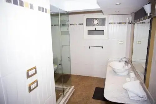 Tohfa Luxury Apartment