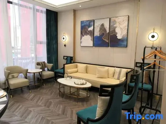 Mengzhou Huiyijia Business Hotel
