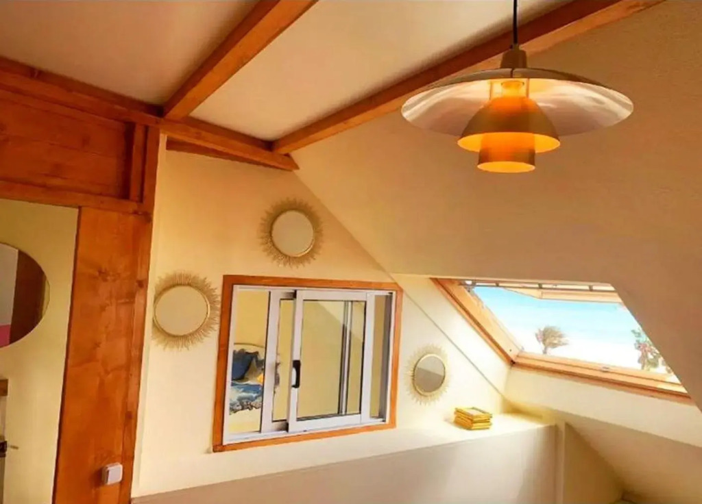 Beach penthouse with rooftopbar and Fiber WiFi, spectacular 180 degrees ocean view
