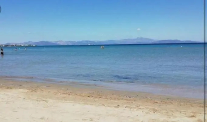 sunmer apartment 1minute from sea, 15 min from the airport