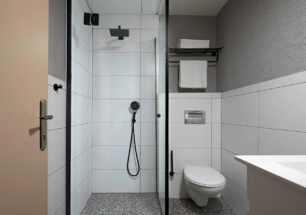 180 Boutique Hostel