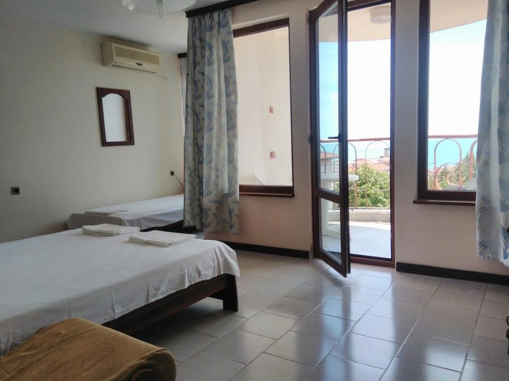 Lazur Hotel