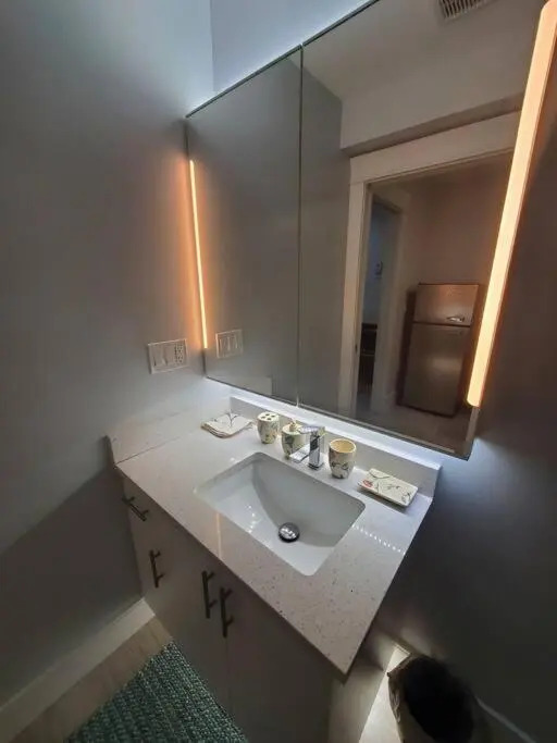 Cozy Guest Suite in Quiet Home with Private Entry