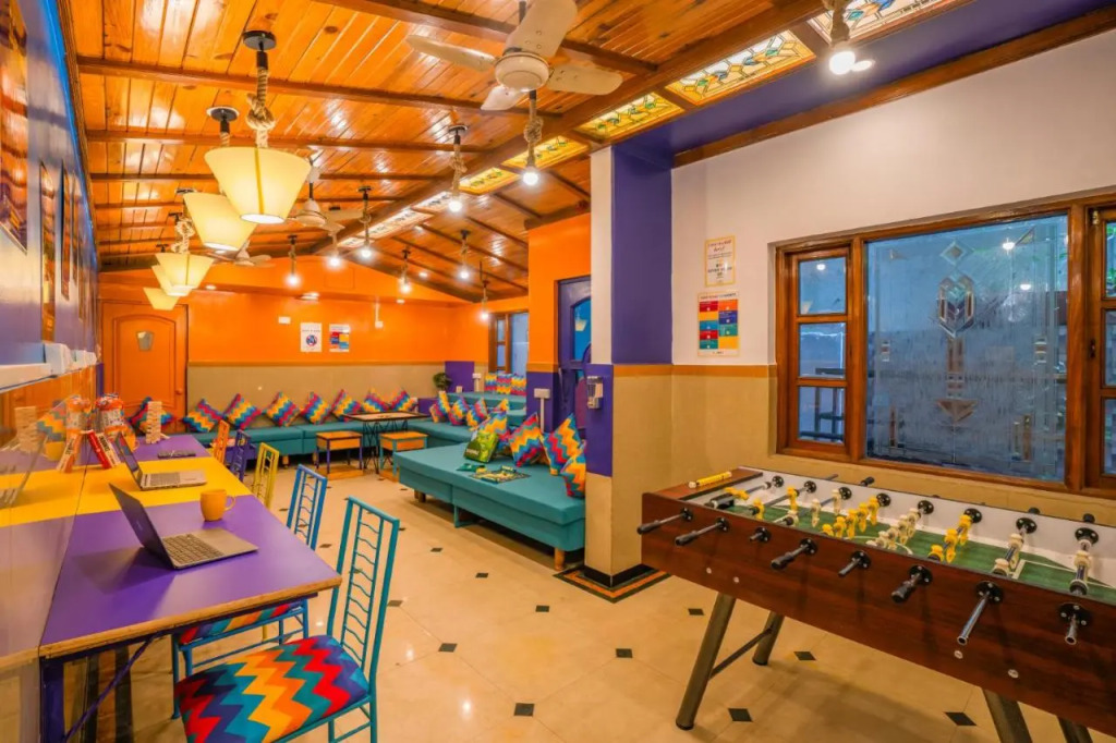 goSTOPS Bengaluru, Gandhi Nagar Majestic - Private Rooms & Dorms