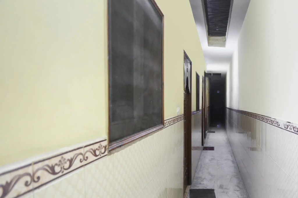 SPOT ON 65710 Raunak Guest House