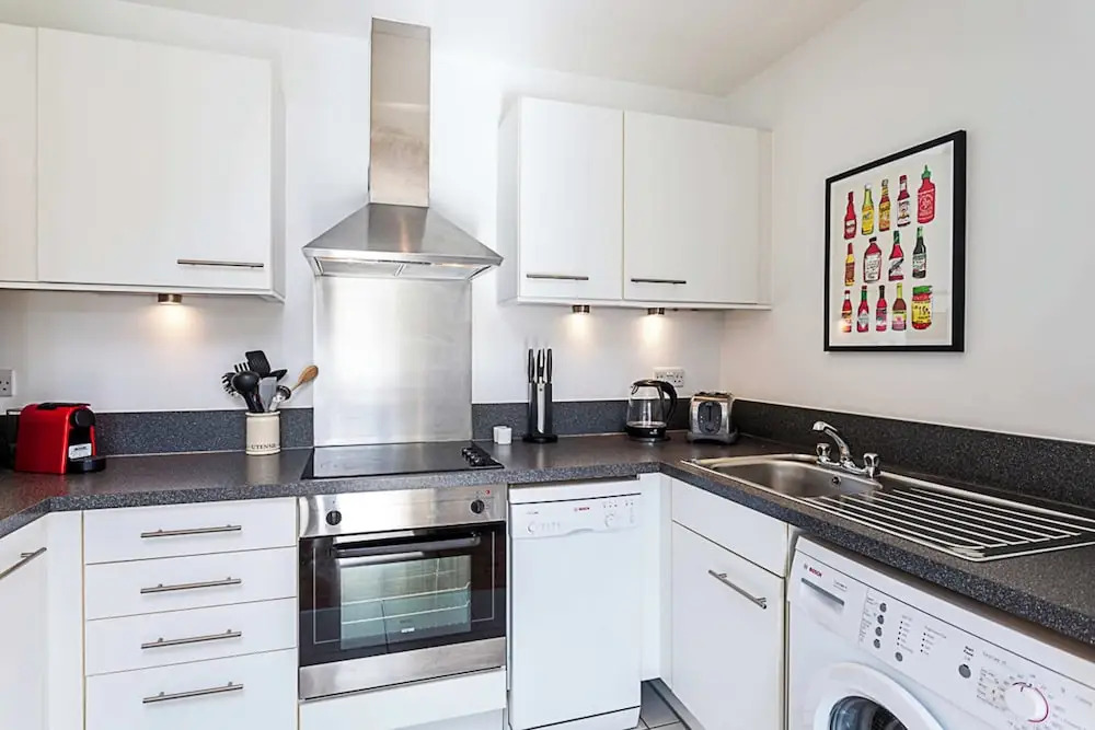 City-Close 1-Bed Apartment near Tower Hill