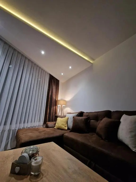 Garnet Star Apartments 1