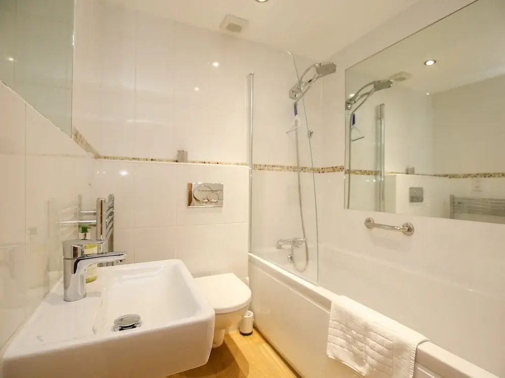 5 Burford Mews