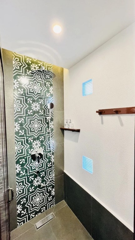 Manyo Hotel and Resort