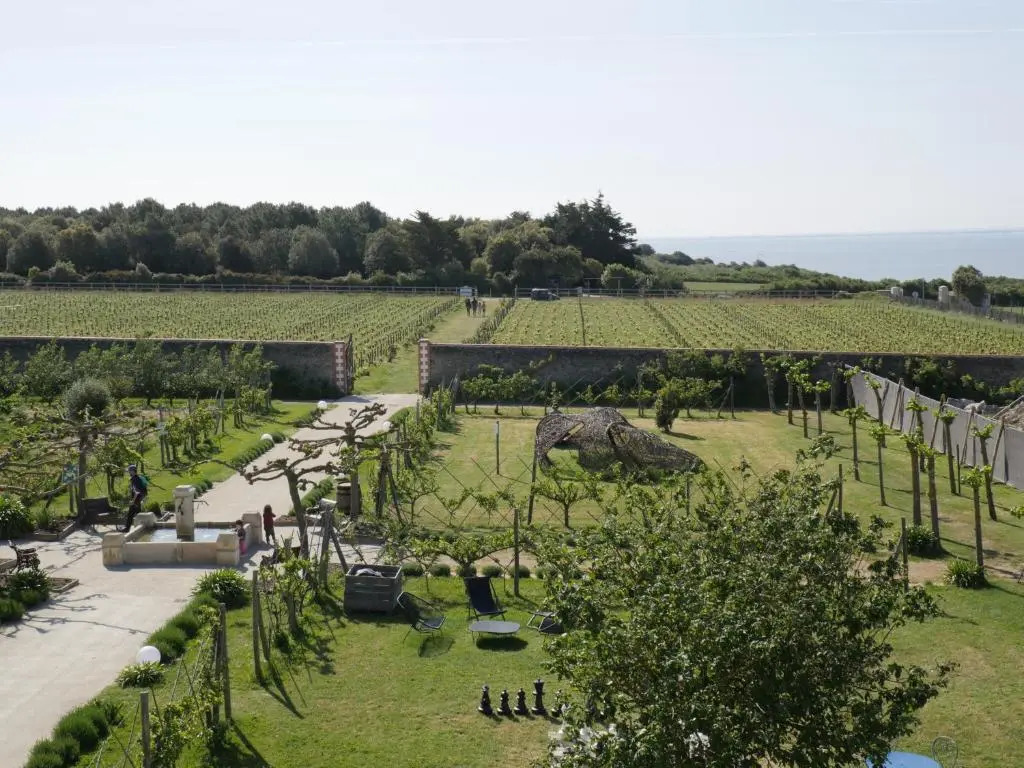 Eco-Domaine La Fontaine - HOTEL-SPA - 300m Plage de la Fontaine aux Bretons