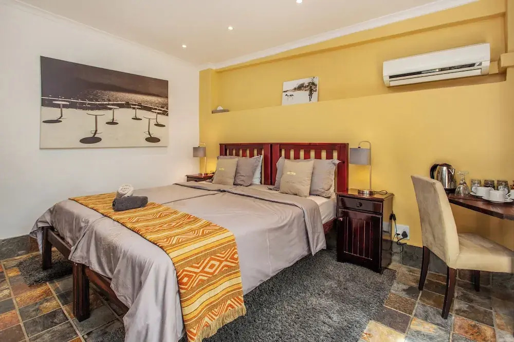 Toms Guest House