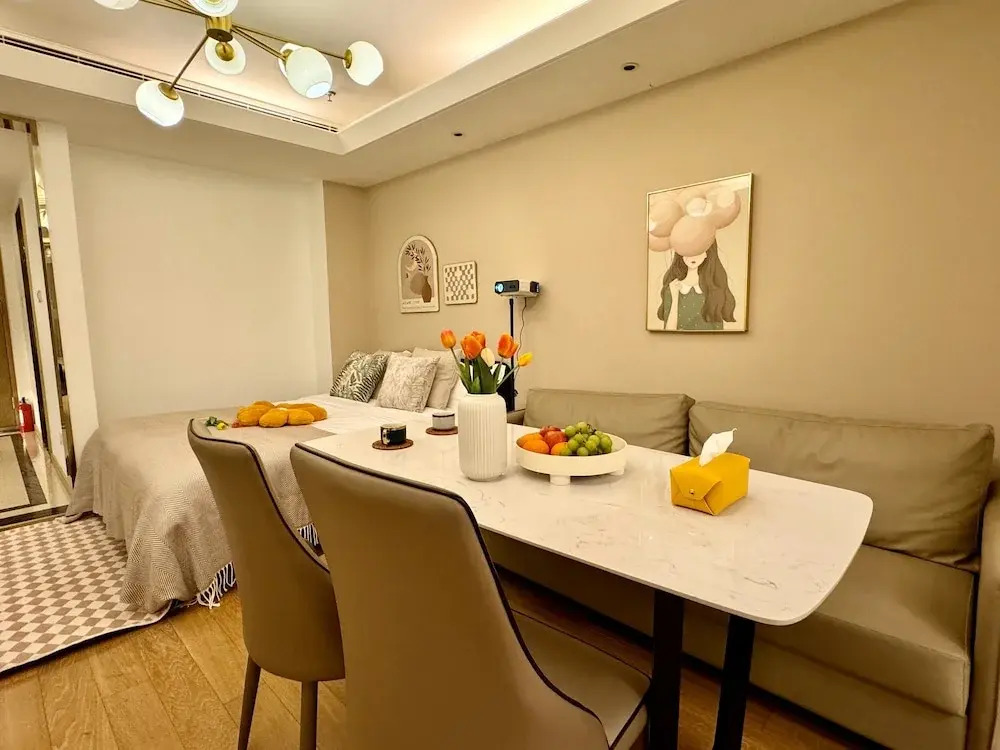 Shanghai Lerongju Boutique Apartment Metro Line 8 20meter