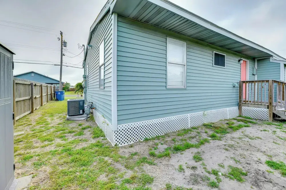 Walk Dtwn: Pet-friendly Townhome in Rockport