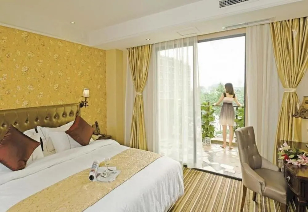 Chengdu Care U Well Hotel