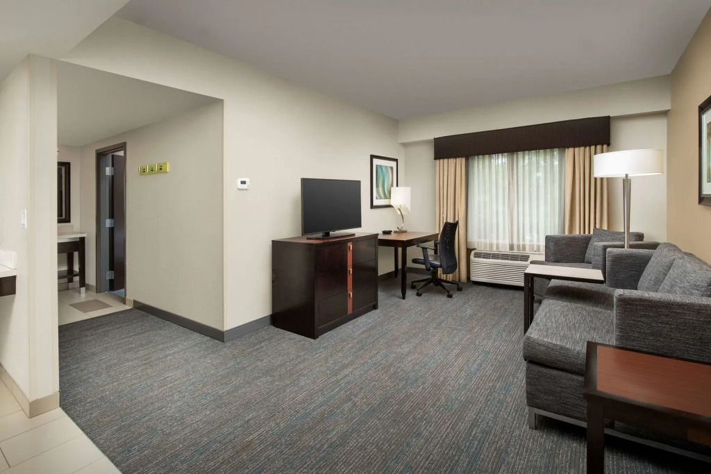 Hampton Inn & Suites Alpharetta-Windward
