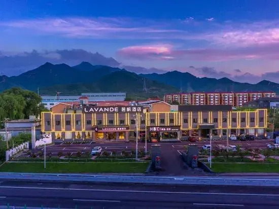 Zunhong international Hotel (Beijing Yanqing Badaling Great Wall Store)