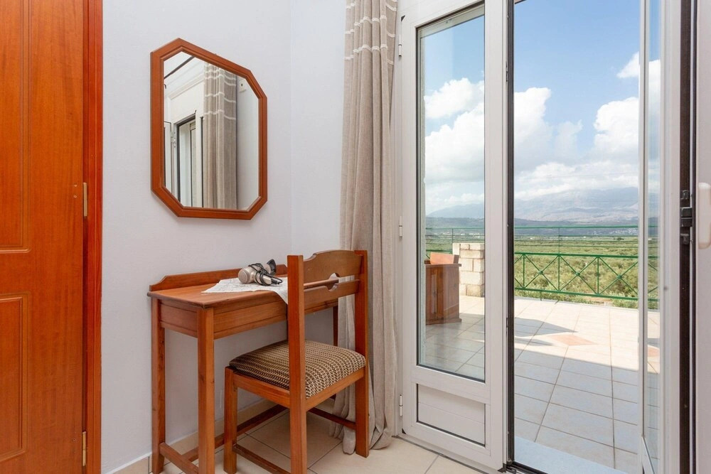 Villa Giannis Large Private Pool Walk to Beach A C Wifi Car Not Required Eco-friendly - 2088