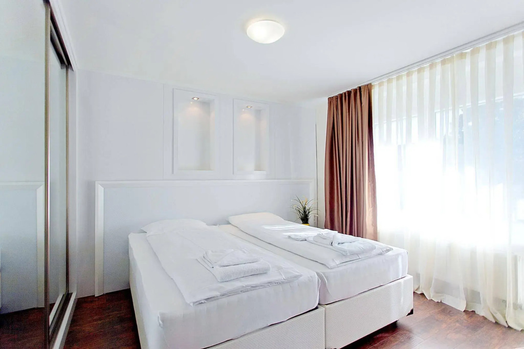 Suite Apartments by Livingdowntown