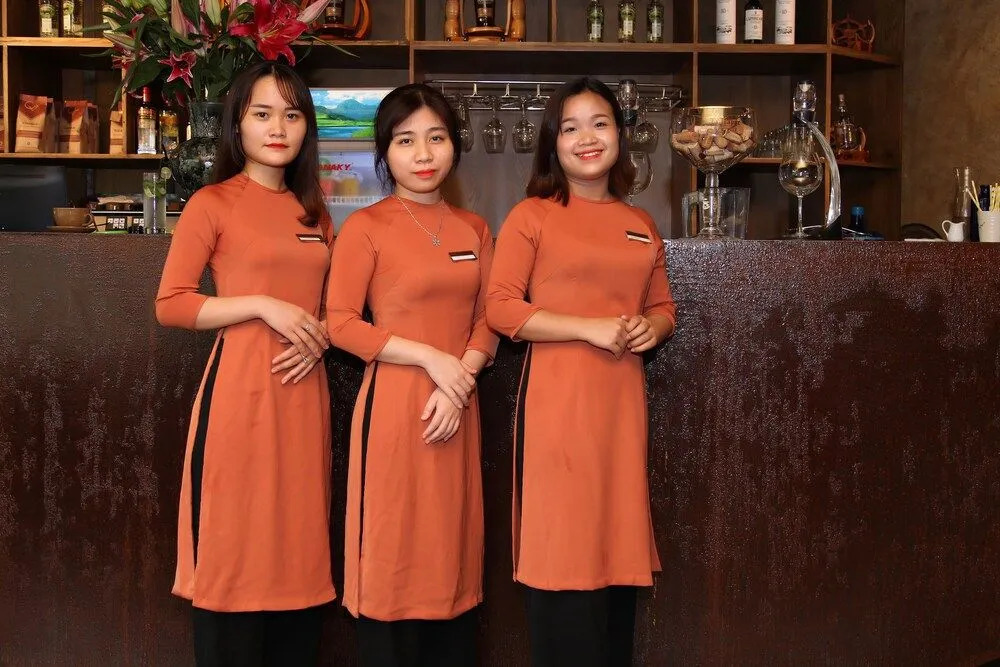 Draha Halong Hotel - Serenity, Charm and Nature - Preferred by Western Travelers
