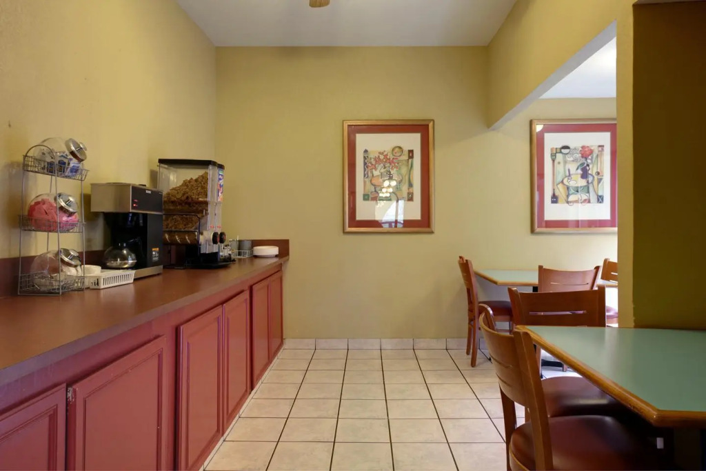 Americas Best Value Inn Yukon