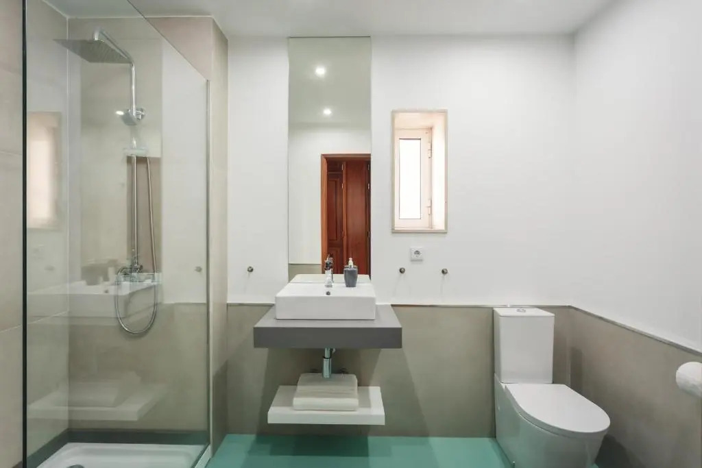 BeSmart Suites with Private WC by Home Sweet Home Aveiro