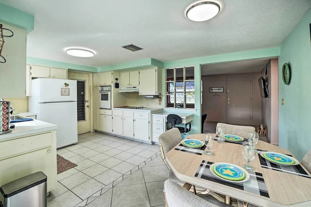Cozy Holiday Home w/ Yard ~ 5 Mi to Beach