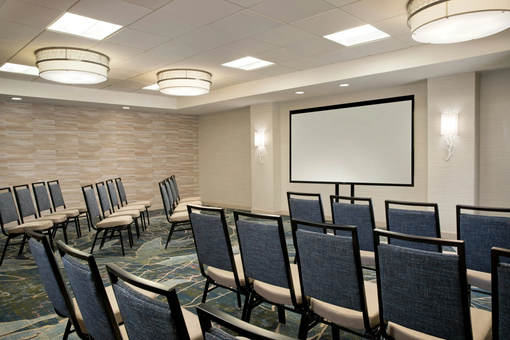 DoubleTree Suites by Hilton Orlando at Disney Springs