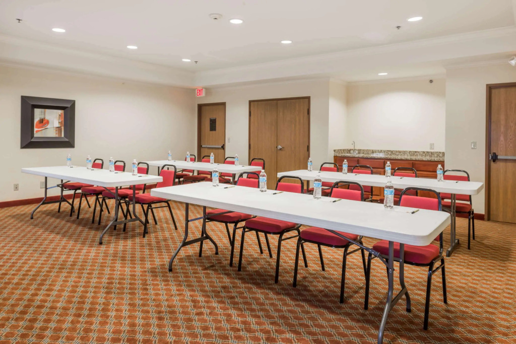 Super 8 by Wyndham St Robert Ft Leonard Wood Area