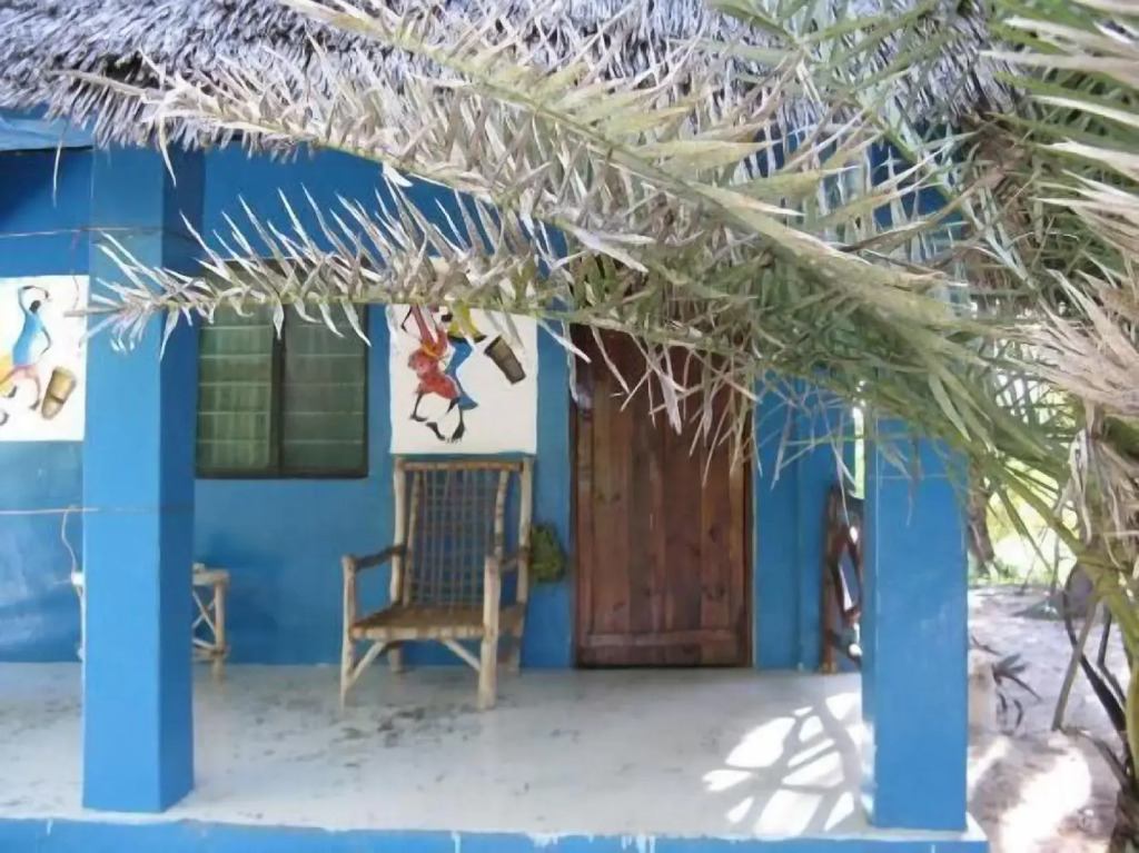 Twisted Palms Lodge & Restaurant