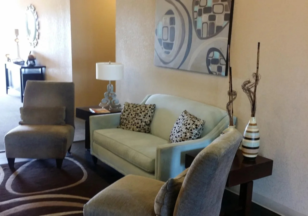 Ambassador Inn & Suites