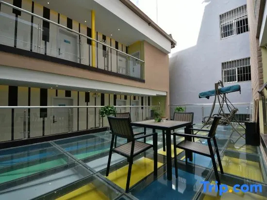 Yixin Theme Hotel