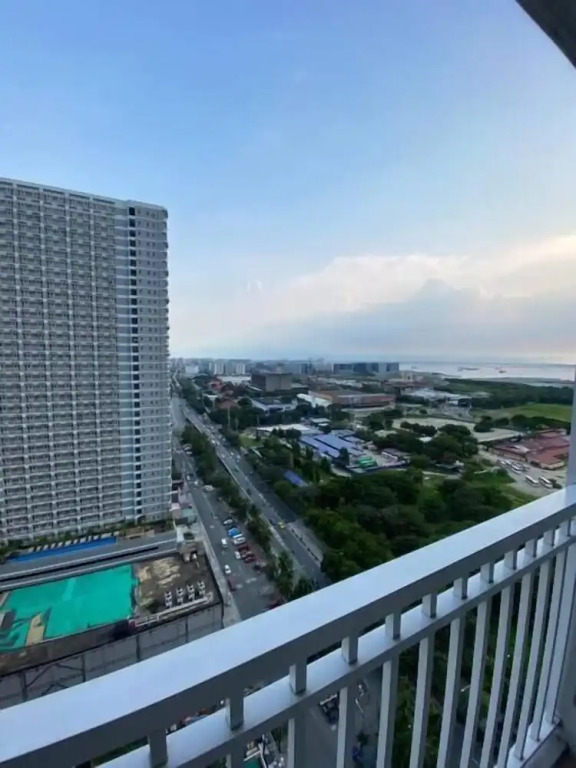 Breeze Residences 26th Floor