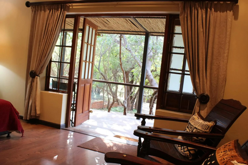 Tuskers Bush Lodge B&B