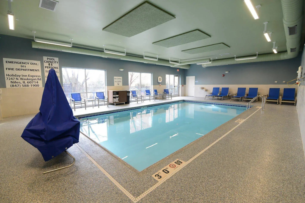 Holiday Inn Express & Suites Chicago North Shore - Niles by IHG