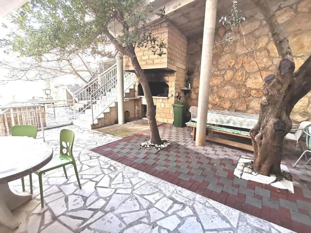 Top 10-1 bedroom apt/terrace