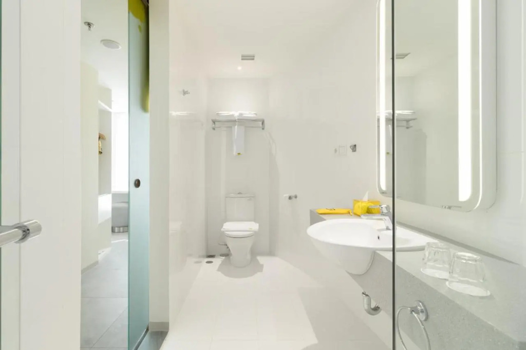 YELLO Hotel Kuta Beachwalk Bali