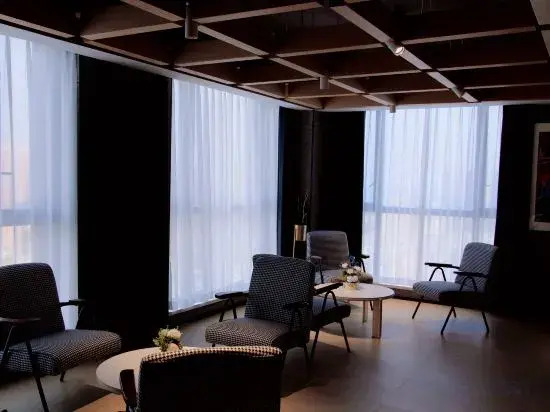 Splendid Entertainment Hotel (Guiyang Xintianzhai Xintian Metro Station Store)