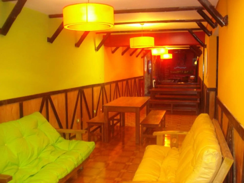 Campo Base Youth Hostel