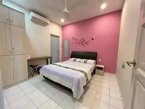 Jiaxin Homestay - Puteri Wangsa 家馨民宿