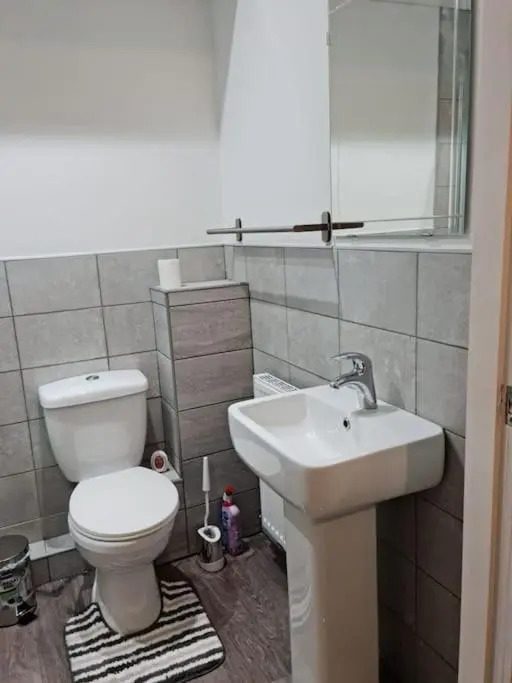 Impeccable 4-bed House Near Manchester City Centre
