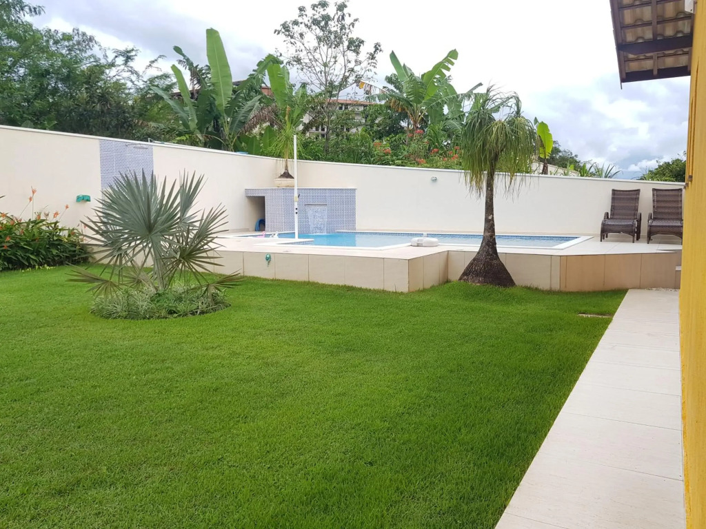 Bela Casa Terrea na Praia da Lagoinha Ubatuba com Piscina, Ar Condicionado, Churrasqueira e Forno a Lenha