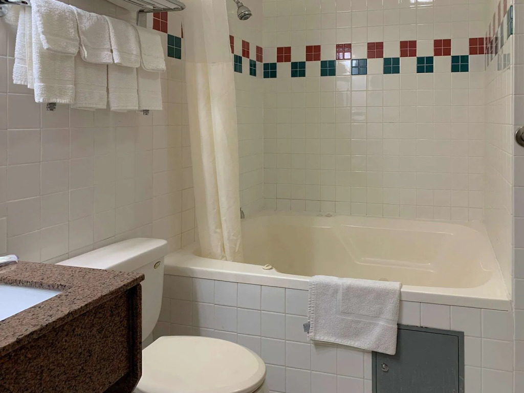 Quality Inn Ottawa near Starved Rock State Park
