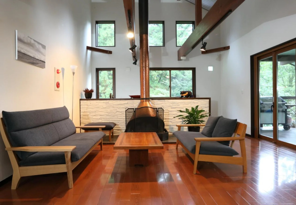 Bears Den Mountain Lodge