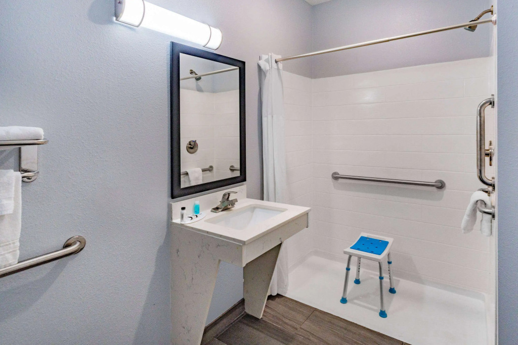 Days Inn & Suites by Wyndham Horn Lake - Memphis Graceland