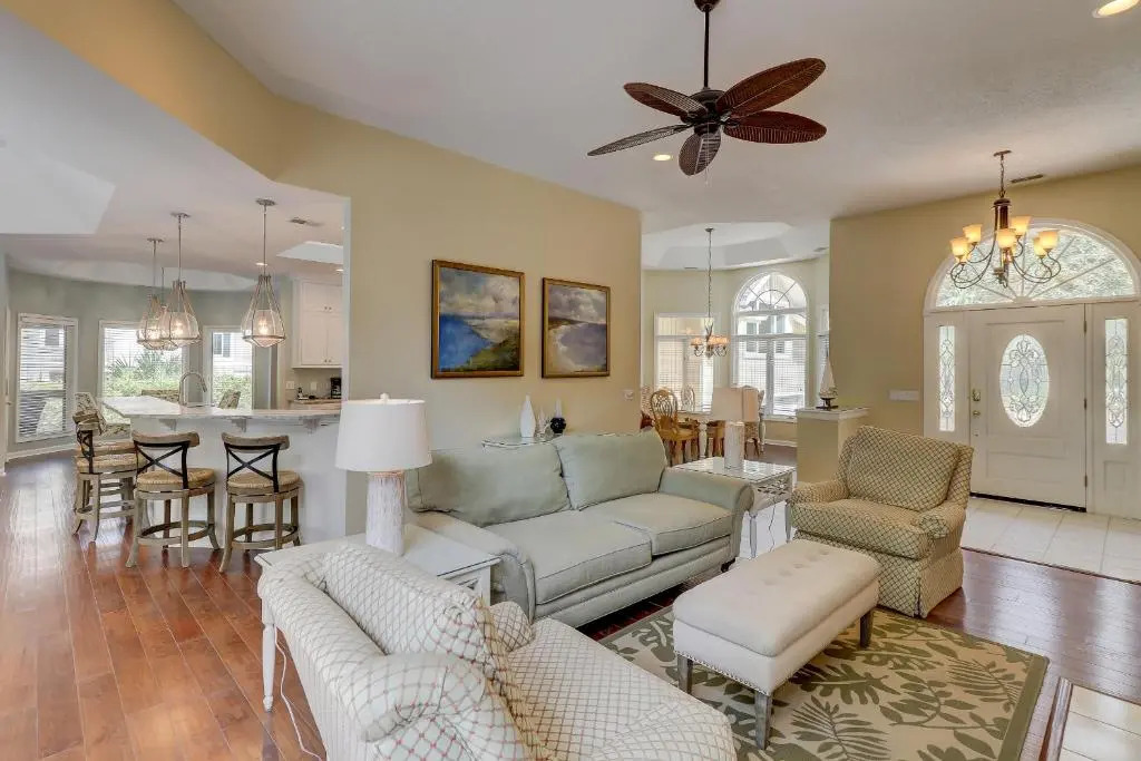 115 Mooring Buoy 4 BR Beach House Pool