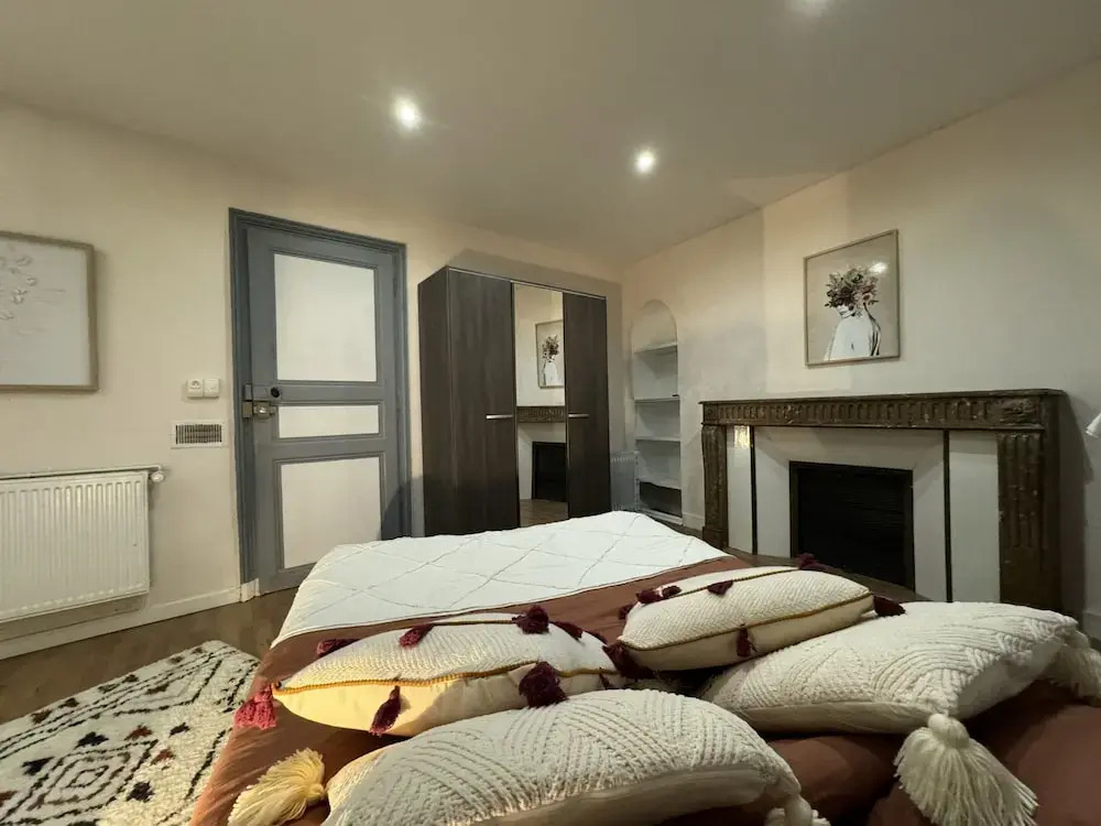 Villa in Le Mans Near Plantagenet City