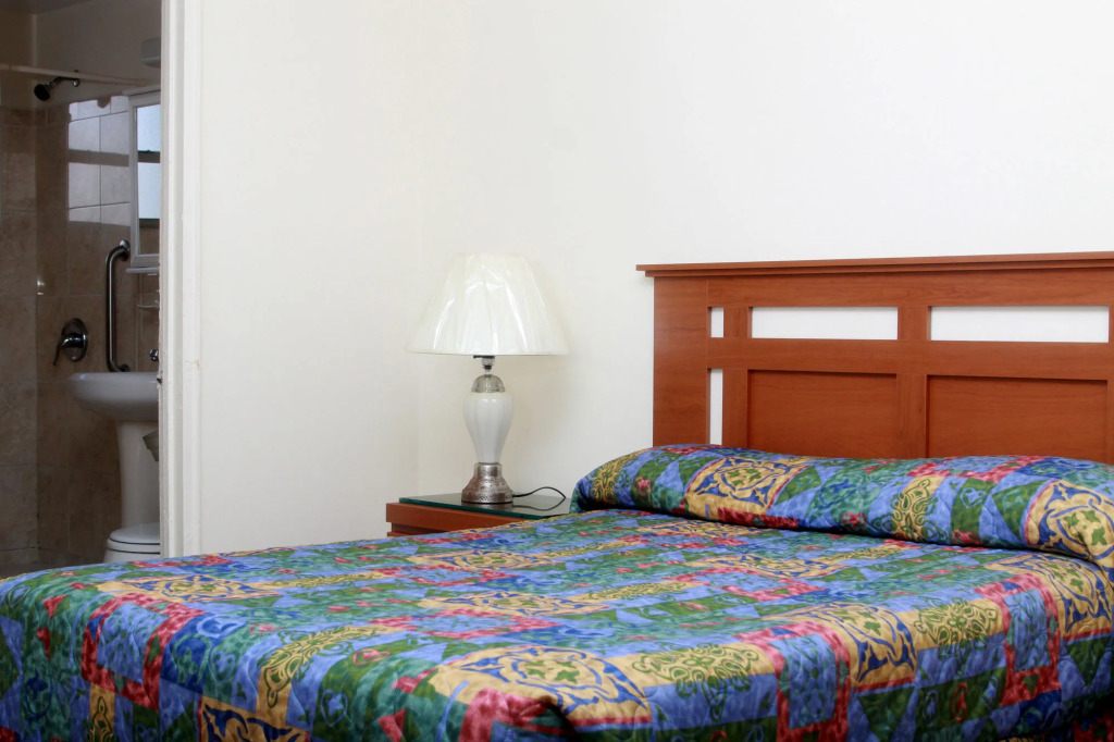 Diane Oceanfront Suites