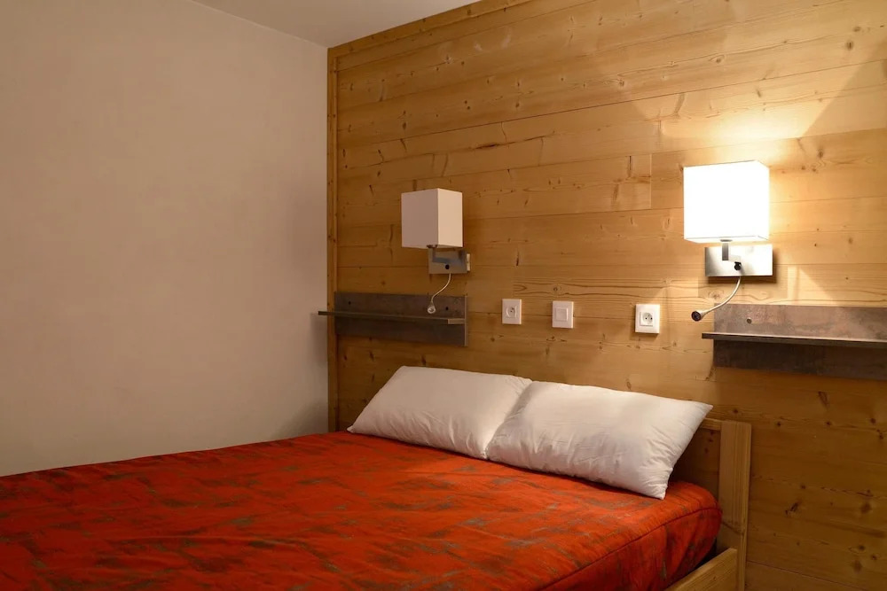 Residence Saintjacques Five-roomed Apartment for 11 People of 109 m2 S202