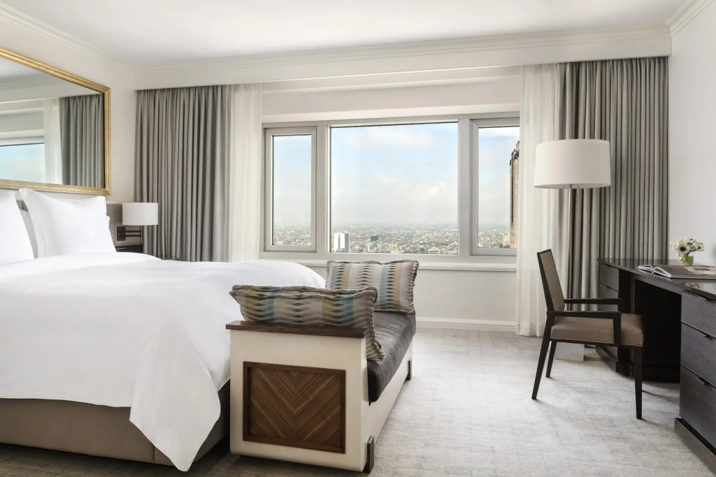 Отель Four Seasons Chicago